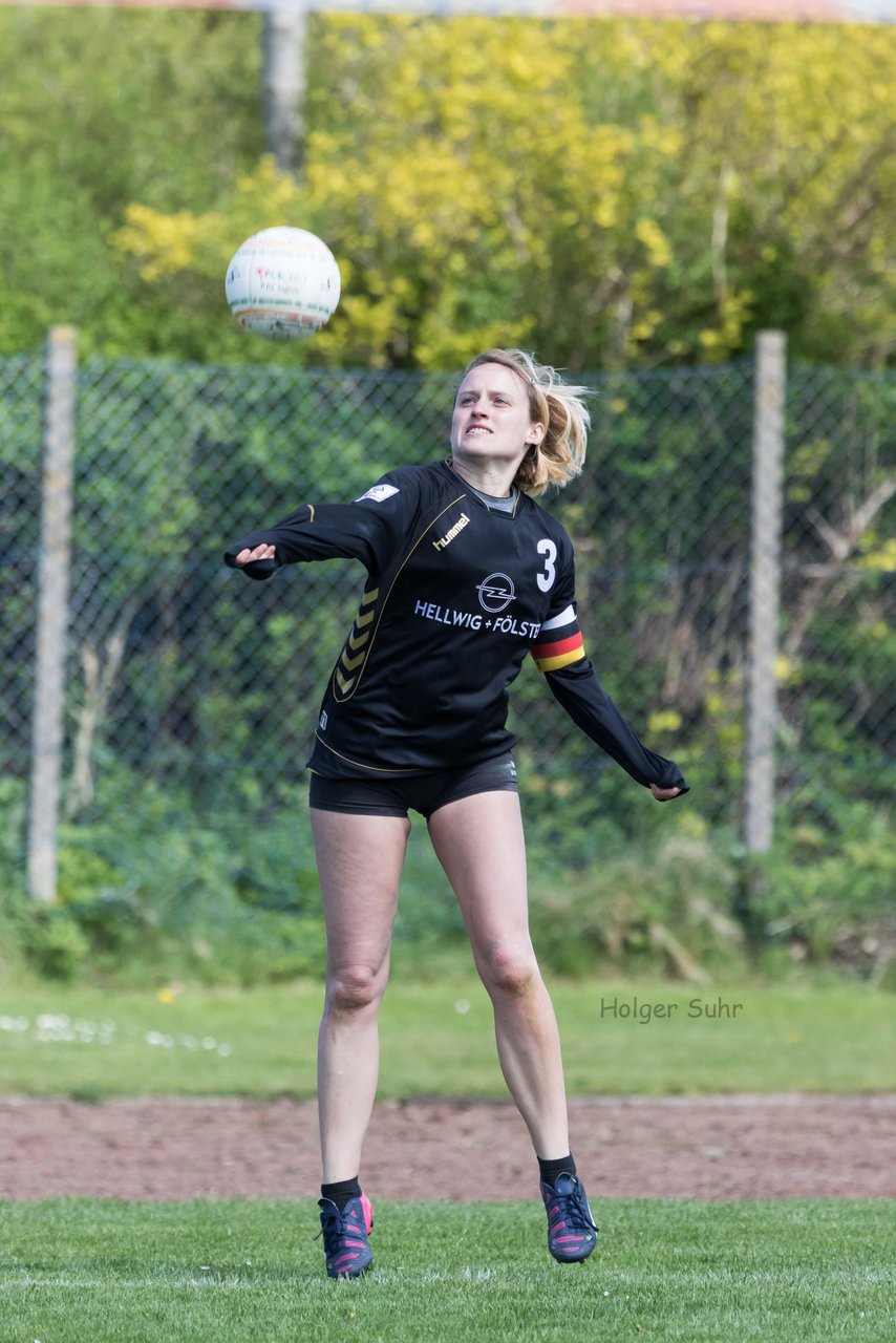 Bild 359 - Faustball Frauen Wiemersdorf